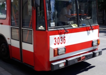 «Вот почему Николаев пасет задних» – молодая мама рассказала, как не смогла купить билет в троллейбусе