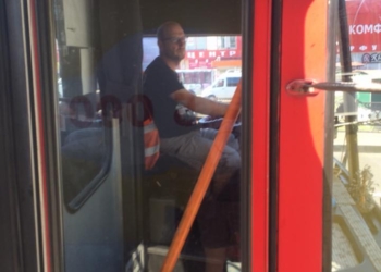 «Разорвал талон и бросил мне под ноги» – в Николаеве водитель троллейбуса пришел в ярость, когда с ним расплатились мелочью