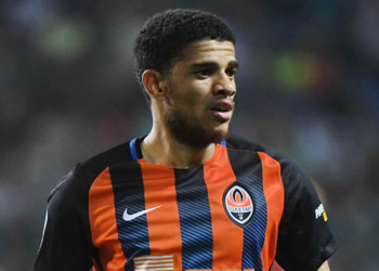 СМИ узнали об уходе капитана Шахтера уже летом