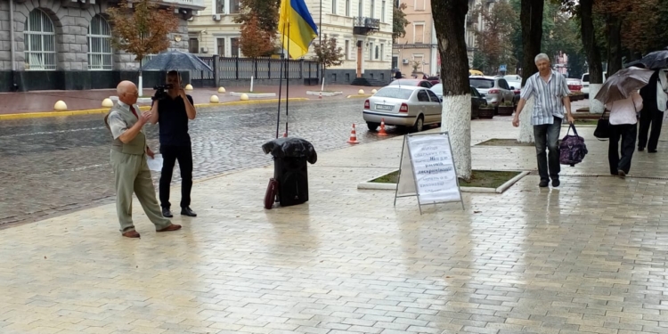 Самый прибыльный канал. В Киеве прошла акция в защиту…вьетнамских нелегалов