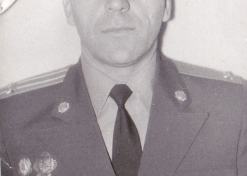 Бывший правоохранитель из Николаева спас мальчика, которого чуть не унесло в море на надувном матрасе