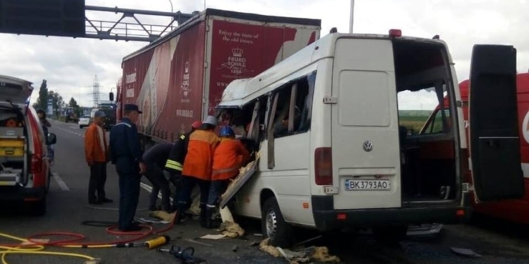 Снова маршрутка и грузовик. Жуткое ДТП на Житомирщине: 10 погибших, 10 пострадавших