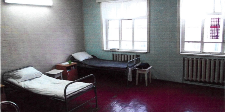 Адвокат встретился с политзаключенным Сенцовым. Прекращать голодовку украинец не будет