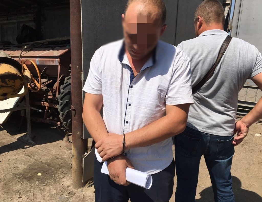 В Николаевской области при получении взятки задержан начальник Еланецкого отделения полиции 11