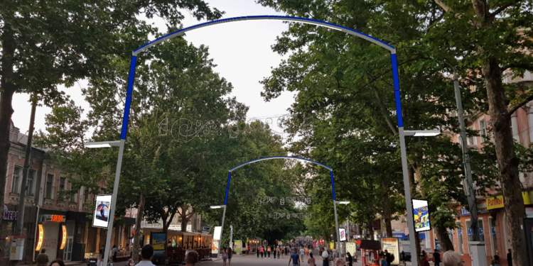 На Соборной установят «умные» фонари на солнечных панелях с Wi-Fi и видеокамерами