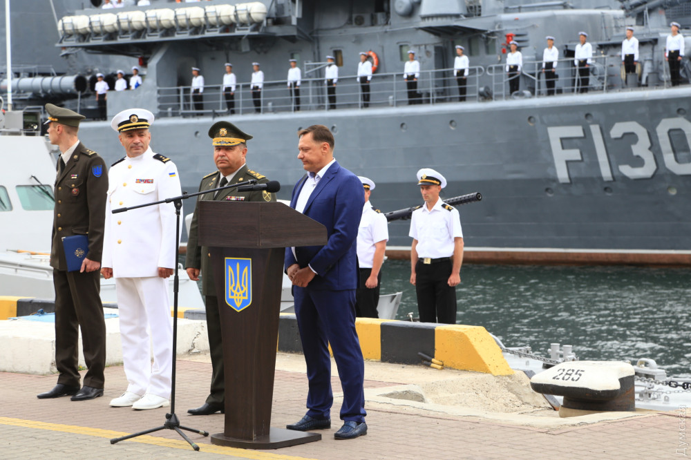 День ВМС в Одессе: флот получил 4 новых бронированных катера, а командир базирующейся в Николаеве Сакской авиабригады – «Стечкина» 12