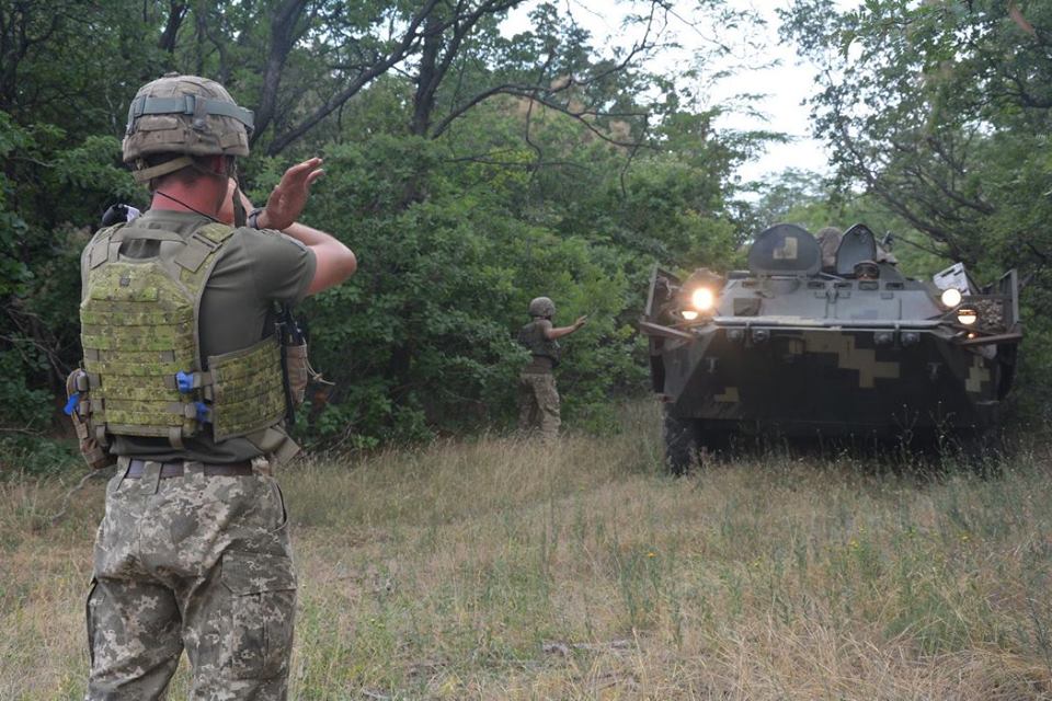 С использованием опыта 2014-го: николаевские десантники продолжают тактические учения на полигоне 7
