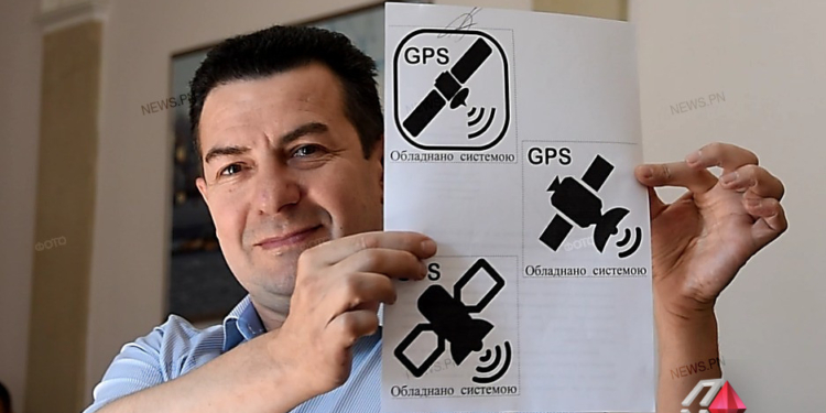 Манушевич рассказал, почему на маршрутках в Николаеве нет анонсированных наклеек о GPS-трекерах