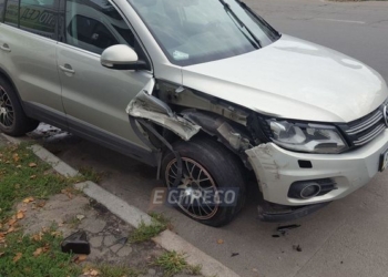 В Киеве на пешеходном переходе внедорожник насмерть сбил женщину