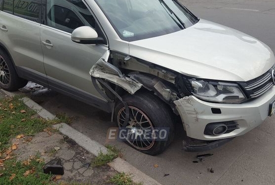 В Киеве на пешеходном переходе внедорожник насмерть сбил женщину