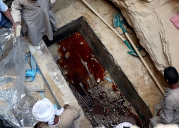 В Египте нашли 30-тонный саркофаг IV века до нашей эры. Подозревали, что там могут лежать останки Александра Македонского