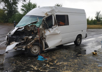 В Николаеве ночью сбили пьяного прохожего и бросили на дороге, а у Кандыбино произошло ДТП с участием микроавтобуса и фуры