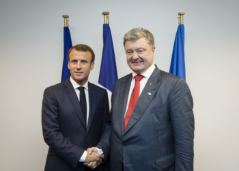 Макрон встретился с Порошенко перед поездкой в РФ к Путину
