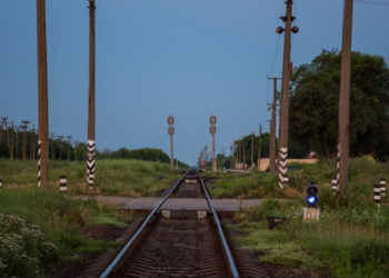 На Николаевщине машинисты, переехав женщину, спрятали тело в пакеты и выбросили в другом месте