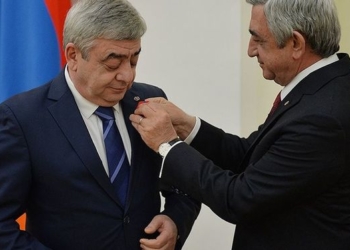 В Армении предъявили обвинения брату экс-президента и членам его семьи