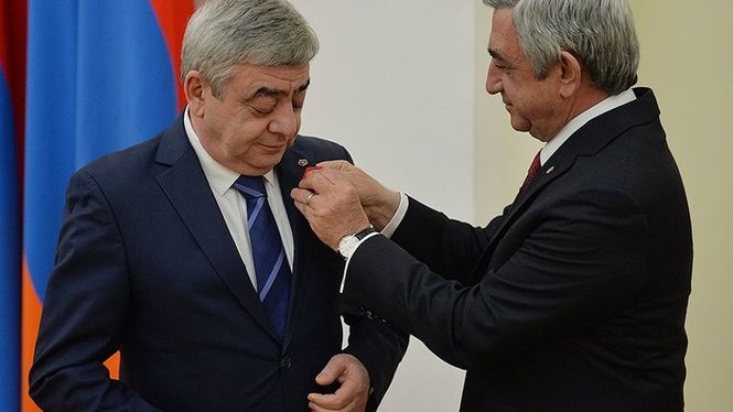 В Армении предъявили обвинения брату экс-президента и членам его семьи