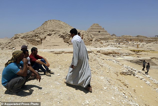 Археологи откопали под Каиром 2500-летнюю мастерскую мумификации 15