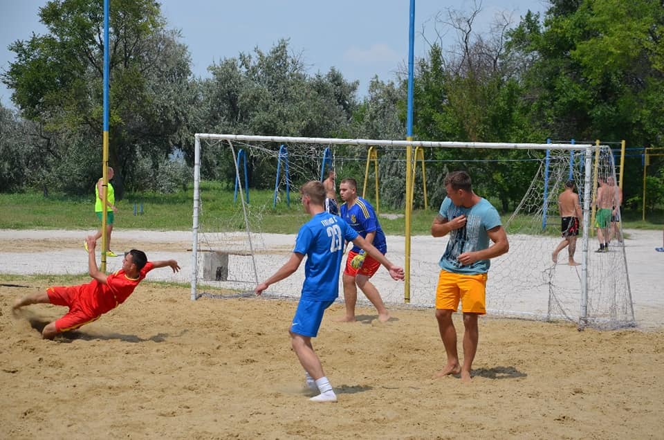 В Николаеве турнир по пляжному футболу выиграло «Торнадо» 13