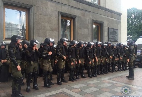 Шахтеры устроили протест под Верховной Радой