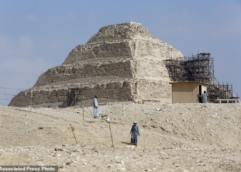 Археологи откопали под Каиром 2500-летнюю мастерскую мумификации