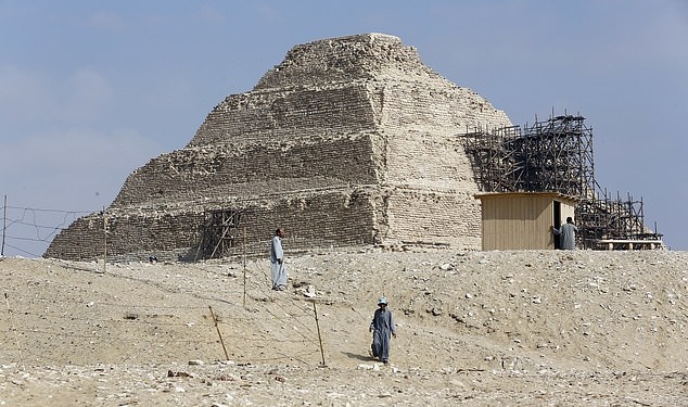 Археологи откопали под Каиром 2500-летнюю мастерскую мумификации