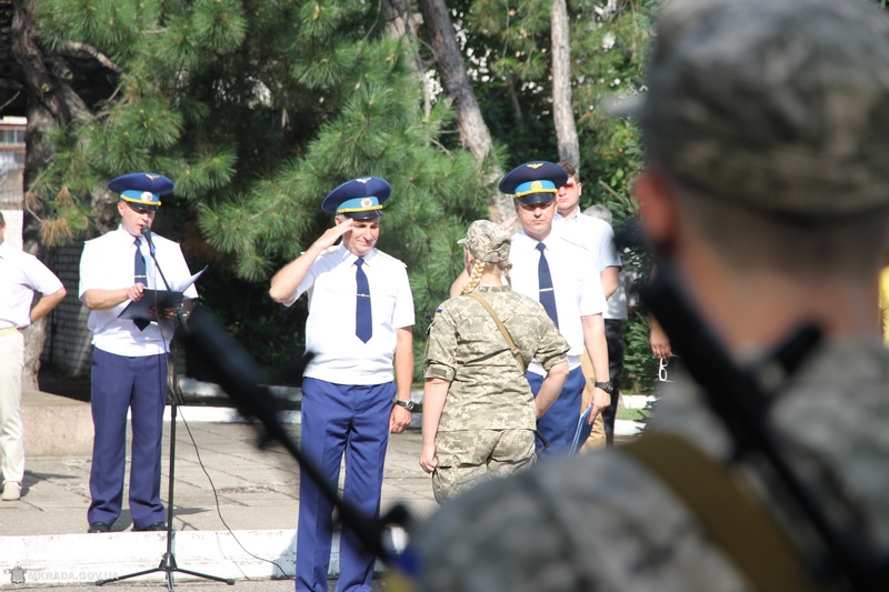 В Николаеве на верность Украине присягнули 60 студентов гражданских вузов, завершивших курс подготовки офицеров запаса 20