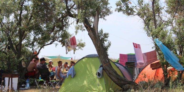 Николаевщина туристическая: сколько стоит отдохнуть в кемпингах на Кинбурнской косе?