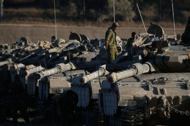 Израиль перебросил на границу с Сирией бронетехнику и артиллерию 1