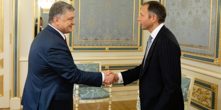 Порошенко в беседе с заместителем госсекретаря США отметил Южно-Украинскую АЭС