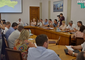 Сенкевич поручил максимально оштрафовать ТЭЦ за ямы: Эти кроты уничтожили дорогу