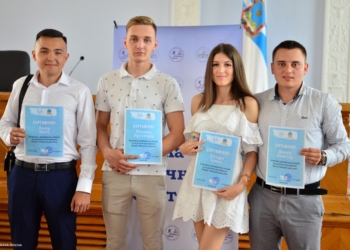 Молодые николаевцы стали выпускниками «Школы помощника депутата»