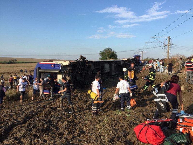 Катастрофа турецкого поезда: число погибших увеличилось до 24 человек 9