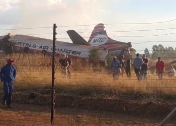 В ЮАР разбился пассажирский самолет