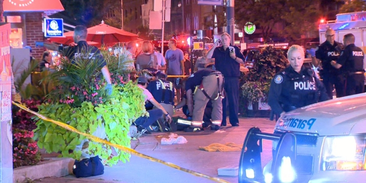 В Торонто вооруженный мужчина устроил стрельбу, есть погибший