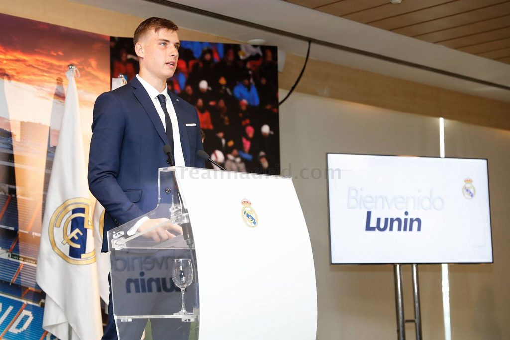 Мадридский «Реал» презентовал украинского вратаря Лунина 15