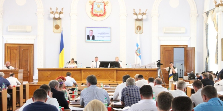 Депутаты приняли в коммунальную собственность Николаева имущественный комплекс мореходной школы и водной станции