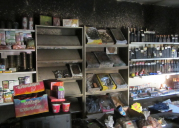 Продуктовый магазин в Кирьяковке загорелся под утро. Почему? Выясняют