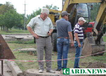 В Южноукраинске второй день ремонтируют порыв трубопровода, который оставил без воды два микрорайона