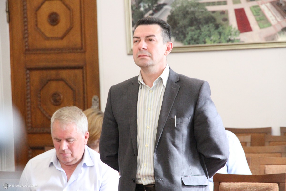 Сенкевич потребовал в трехмесячный срок провести новый конкурс на место перевозчика «ПИК»