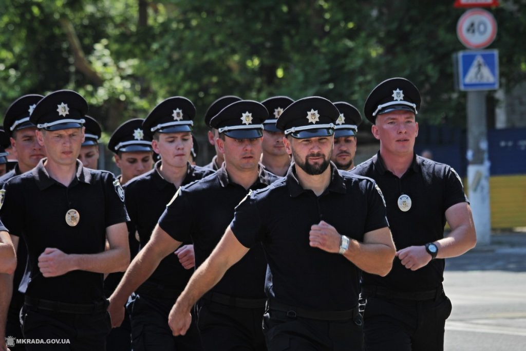 В третью годовщину создания Нацполиции Сенкевич пожелал, чтобы полицейские лучше боролись с вандалами 17
