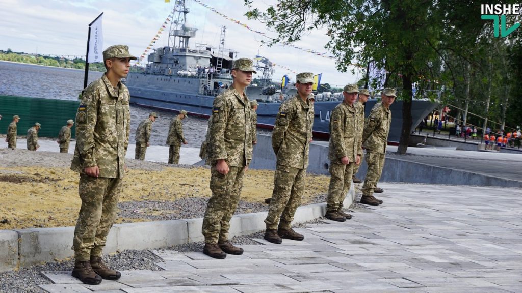 День Военно-Морских сил Украины николаевцы встретили на обновленной набережной 1