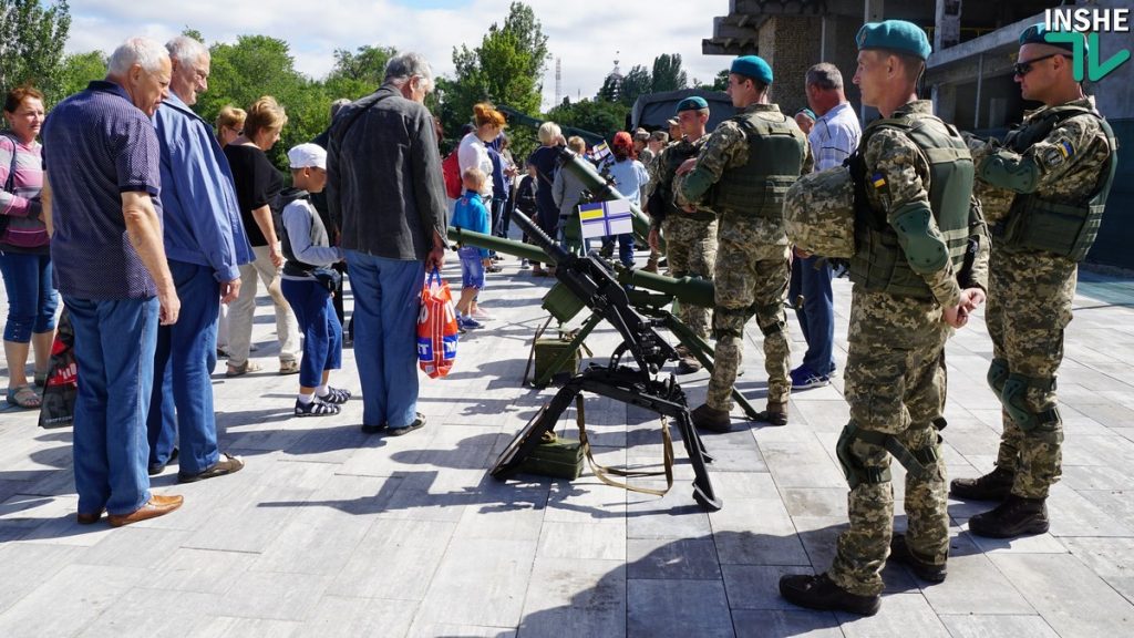 День Военно-Морских сил Украины николаевцы встретили на обновленной набережной 5