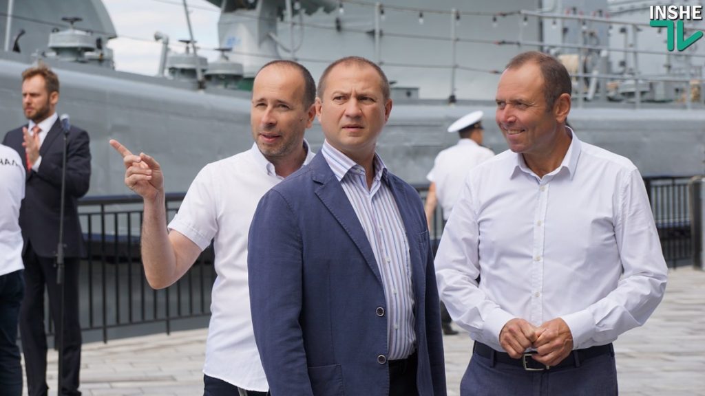 День Военно-Морских сил Украины николаевцы встретили на обновленной набережной 11
