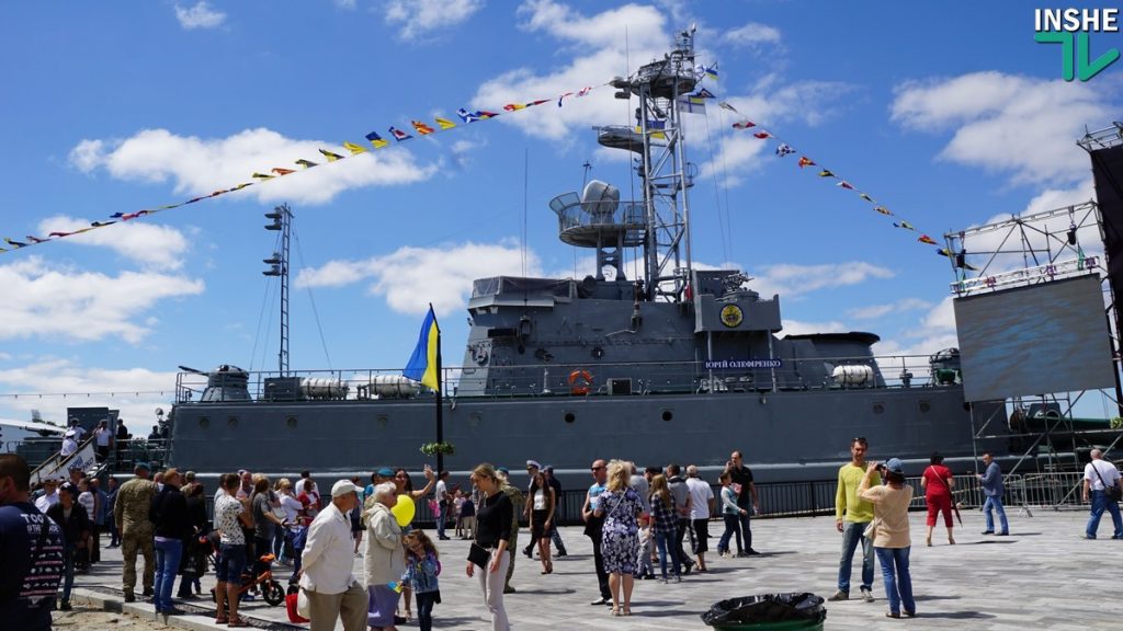 День Военно-Морских сил Украины николаевцы встретили на обновленной набережной 35