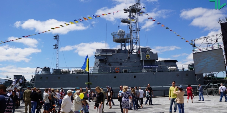 День Военно-Морских сил Украины николаевцы встретили на обновленной набережной