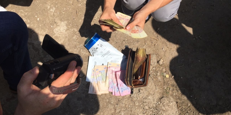 В Николаевской области при получении взятки задержан начальник Еланецкого отделения полиции