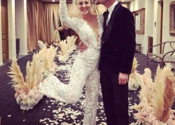 Звезда “Теории большого взрыва” вышла замуж в конюшне