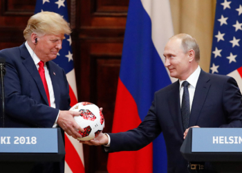 В мяче, который Путин передал Трампу, нашли передатчик