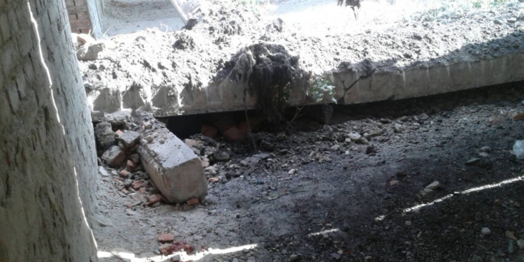 Троих подростков убило рухнувшей бетонной плитой заброшенного недостроя в Нежине