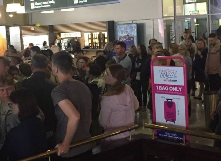 И вновь Bravo Airways: в аэропорту "Киев" застряли тысячи туристов 1